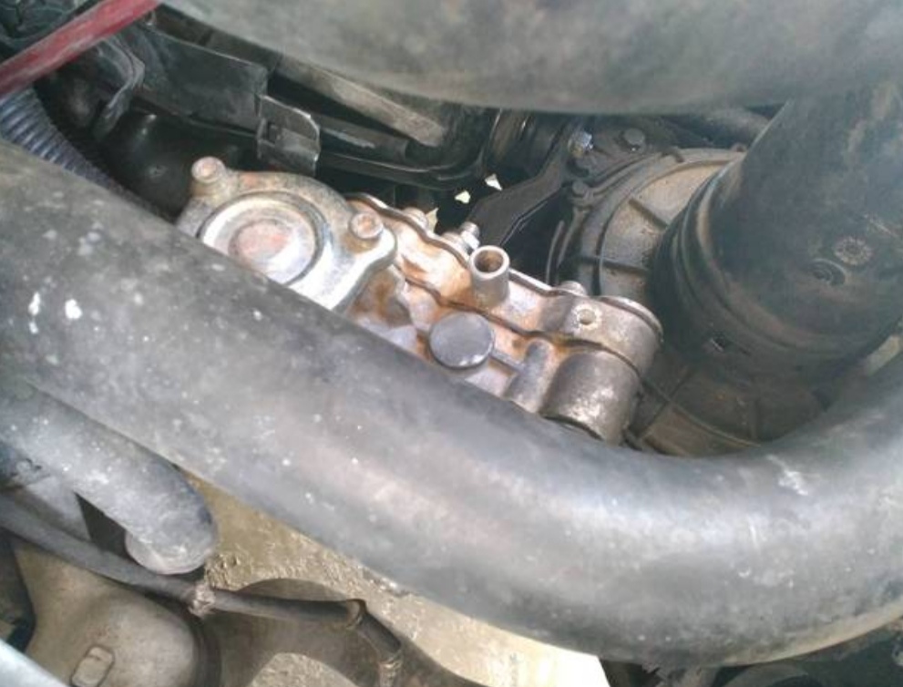 Alfa Romeo 156 için Tomasetto AT09 LPG Redüktör Braketi