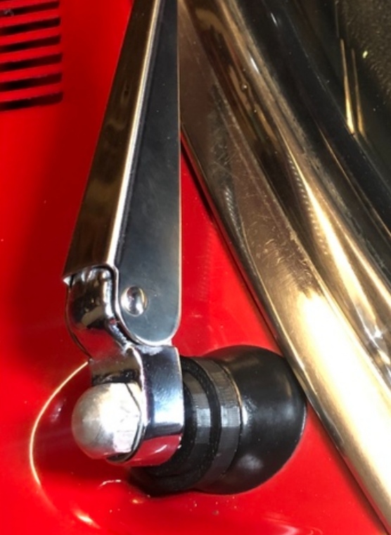 Alfa Romeo 115 Örümcek Silecek Kapağı