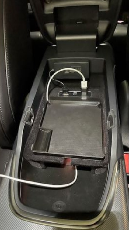 Alfa Romeo Stelvio My 2021 orta konsol düzenleyici