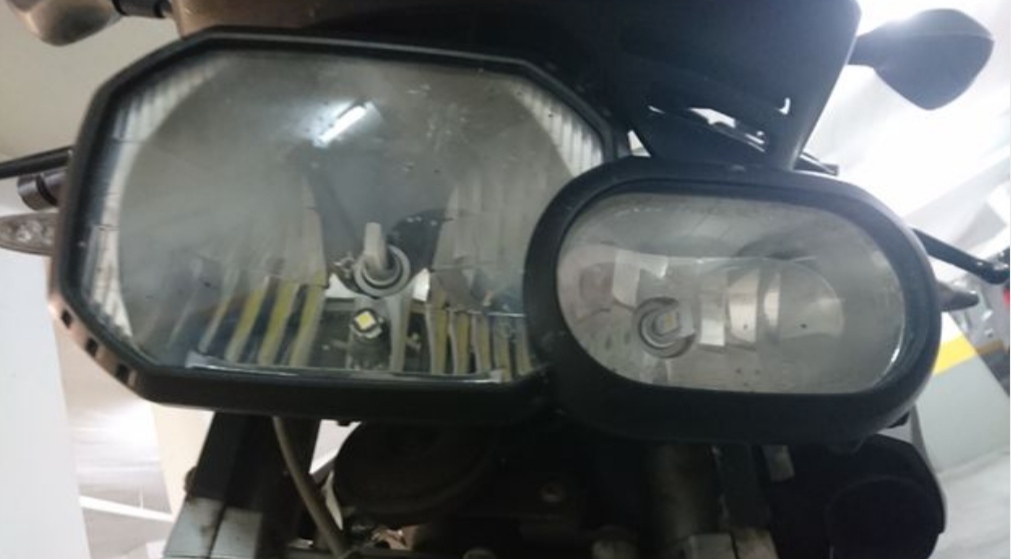 BMW F800R için bir LED H7 lamba far kapağı