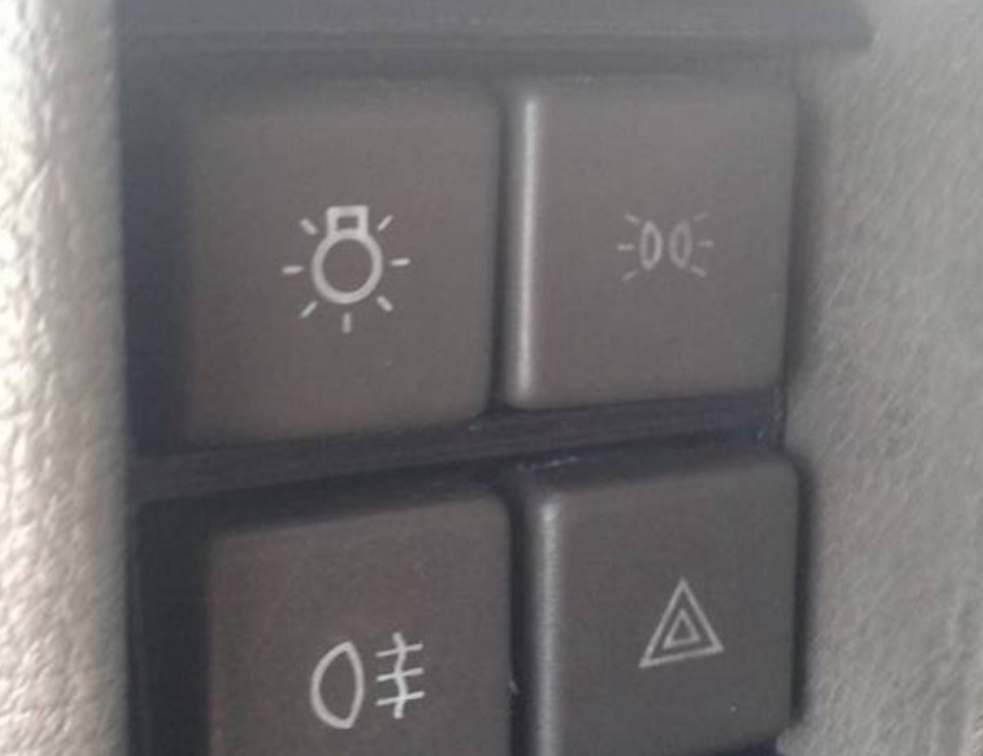 Fiat Ducato I/Alfa Romeo AR6/Citroën C25/Peugeot J5/Talbot Express için ışık anahtarı tabanı montajı plastiği (Typ 280/290, 1982–1994)