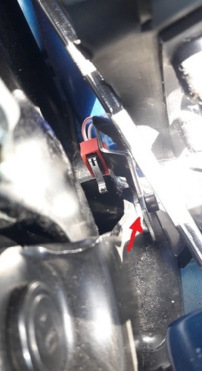 Peugeot 206CC mikro anahtar braketi