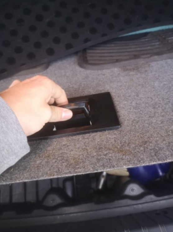 BMW E90 için bagaj alt kolu