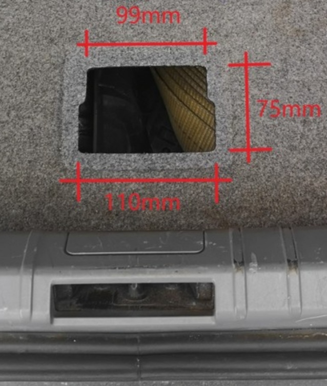 BMW E90 için bagaj alt kolu