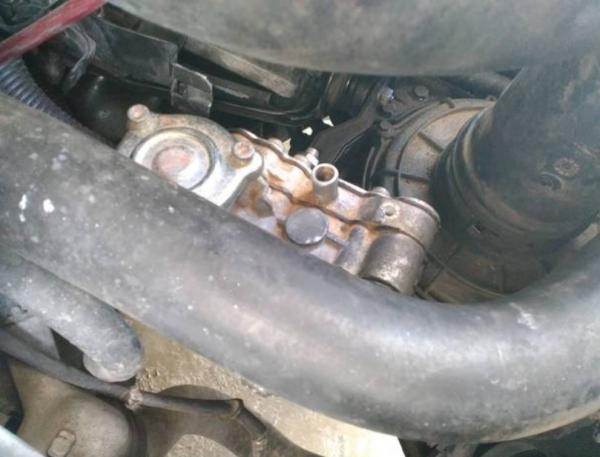 Alfa Romeo 156 için Tomasetto AT09 LPG Redüktör Braketi