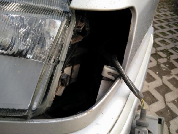 Citroen Xantia II, Berlingo, C4, C4(B7), Dispatch, DS5, Evasion (Synergie) Far klipsi