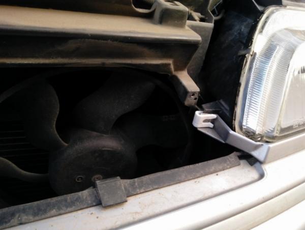 Citroen Xantia II, Berlingo, C4, C4(B7), Dispatch, DS5, Evasion (Synergie) Far klipsi