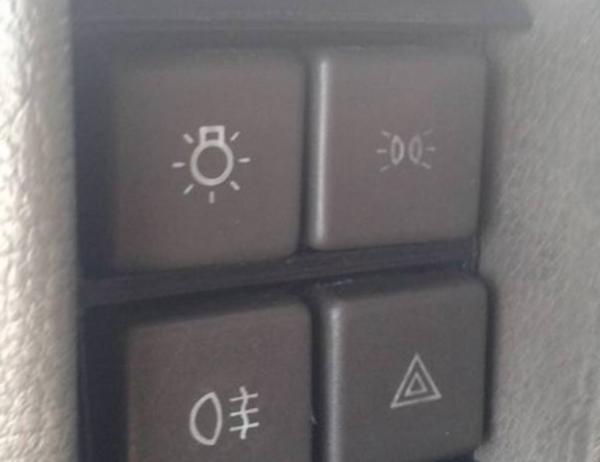 Fiat Ducato I/Alfa Romeo AR6/Citroën C25/Peugeot J5/Talbot Express için ışık anahtarı tabanı montajı plastiği (Typ 280/290, 1982–1994)