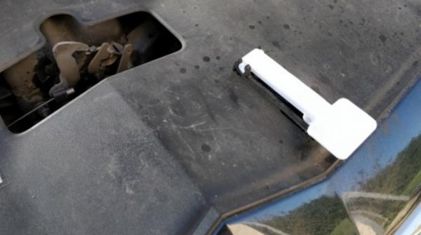 Citroen C5  kaput açma mandalı