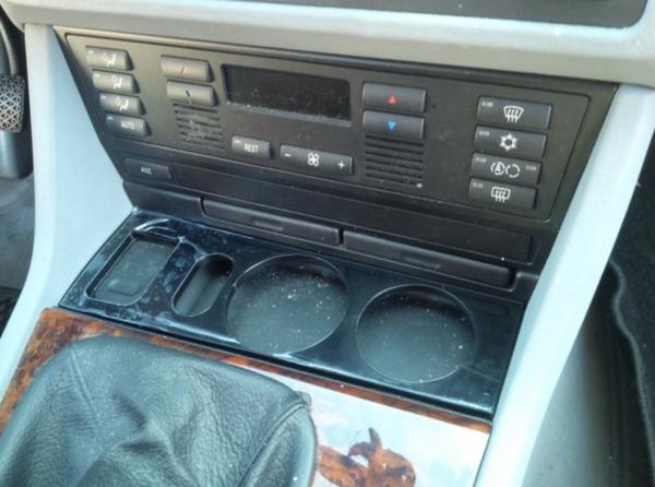 BMW 5-Serisi E39 için Bardaklık Ek Parçası