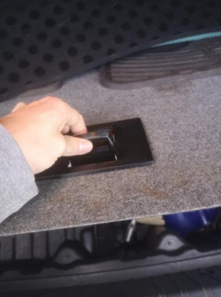 BMW E90 için bagaj alt kolu