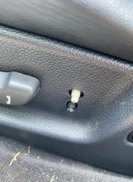 Infiniti M45S sürücü tarafı elektrikli koltuk yatırma kolu kapağı